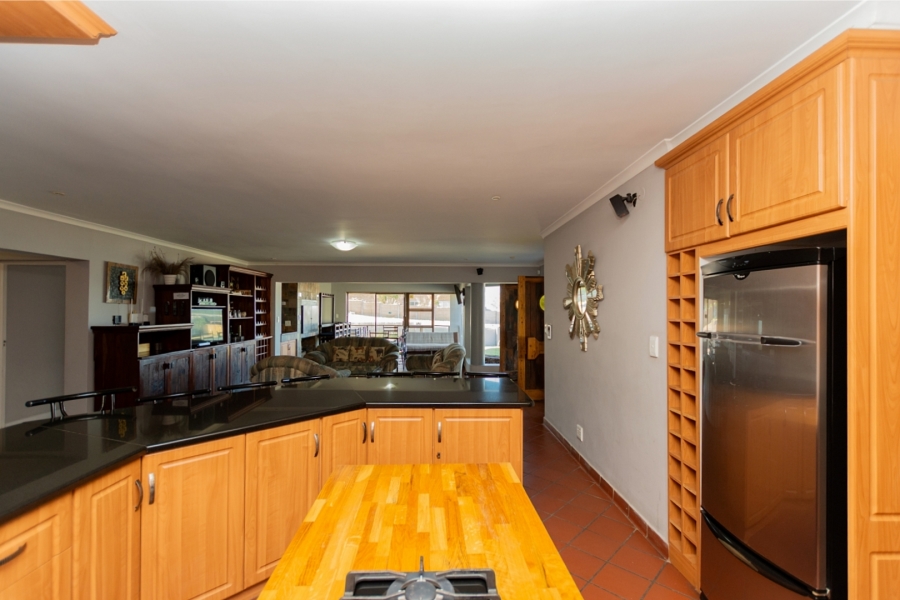 4 Bedroom Property for Sale in Britannia Bay Western Cape